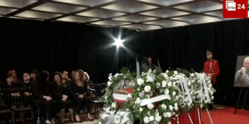 LIVE! Mbahen homazhet në nder të Servet Pëllumbit, sot ceremonia e përcjelljes për në banesën e fundit