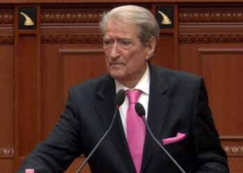 Sali Berisha akuza ndaj Ramës: Nuk guxon të përballet në Parlament