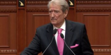 Sali Berisha akuza ndaj Ramës: Nuk guxon të përballet në Parlament