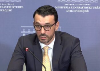 Karakaçi: Në 2027-ën do të kemi vijën e parë hekurudhore funksionale në Shqipëri!