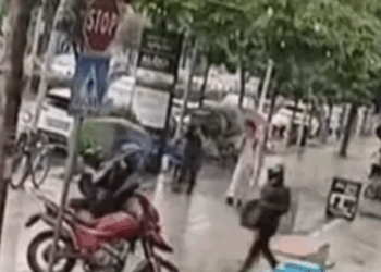 VIDEO/ Ja momenti kur grabitet argjendaria në Kamëz, autorët ikin me çantën e mbushur me bizhuteri