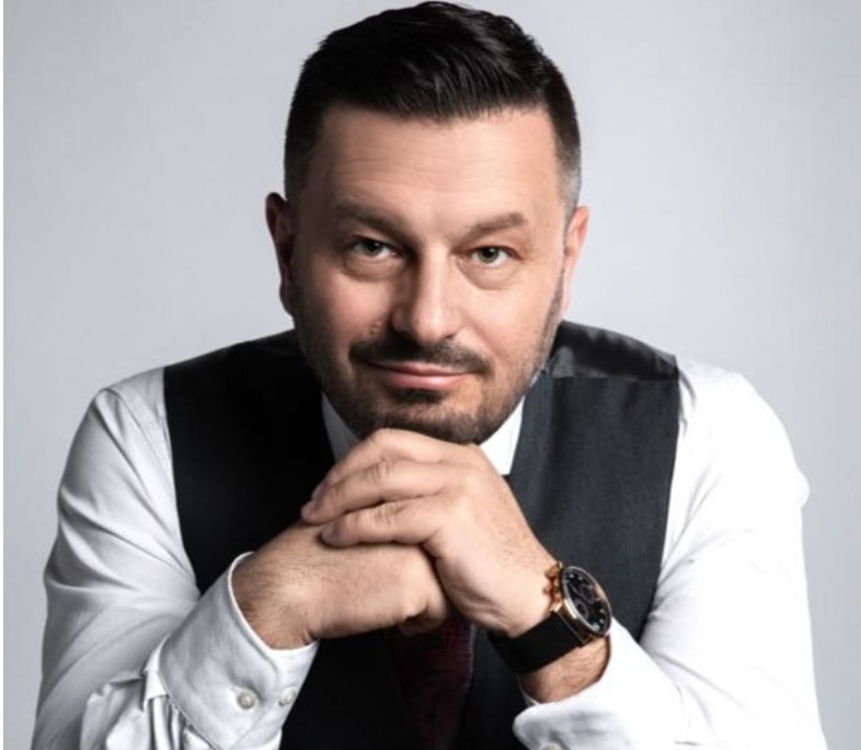 Nga sporteli i shtetit në  litarin  e qelisë