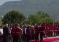 VIDEO / Sot 5 Maji, krerët e shtetit homazhe në Varrezat e Dëshmorëve