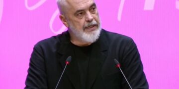 “PS qëndroi krah UÇK-së”, Rama akuza kundërshtarëve politikë se përfituan në luftën e Kosovës duke i shitur naftë Millosheviçit
