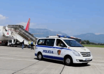 Italia ekstradon të kërkuarin e grupit të ‘Visit të Pojës”/ Dy të tjerë sillen nga Gjermani e Angli