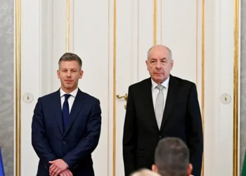 Tensione në Budapest, presidenti sfidon kërkesën e kryeministrit të ri: Nuk e jap dorëheqjen!