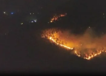 Zjarr masiv në Toskana të Italisë, evakuohen mbi 3000 banorë