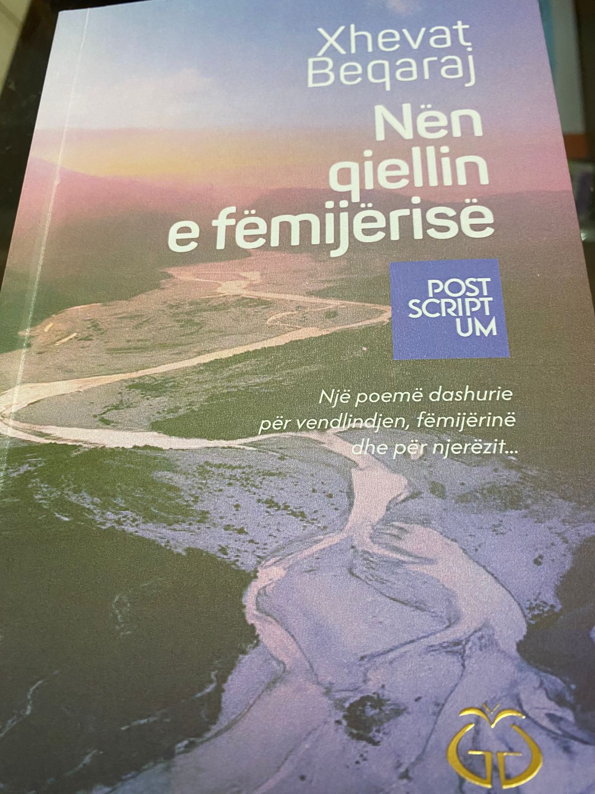 nje-poeme-dashurie-per-vendlindjen-femijerine-dhe-per-njerezit