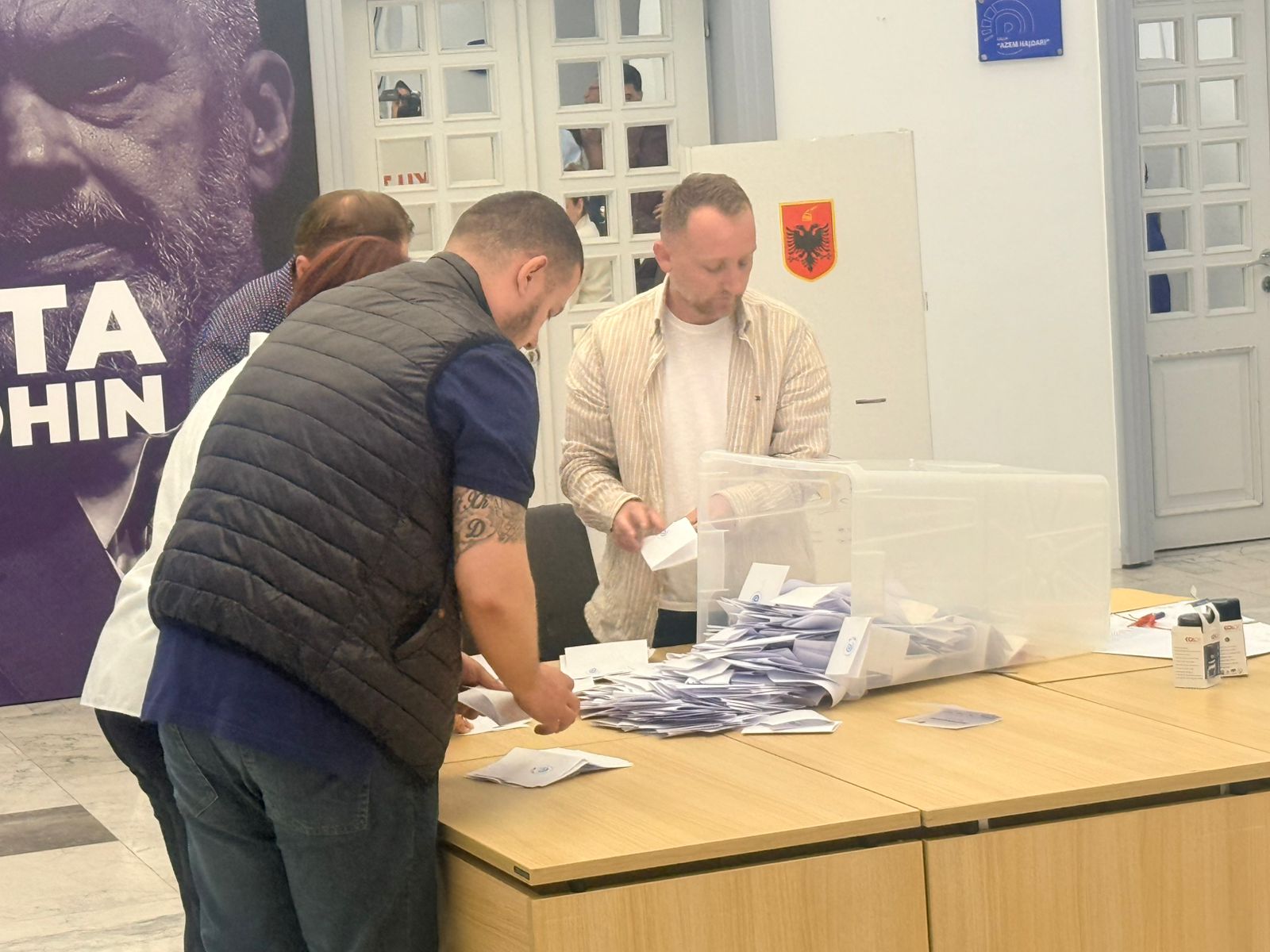 Votimi për kreun e PD mbyllet në të gjitha degët  pritet rezultati
