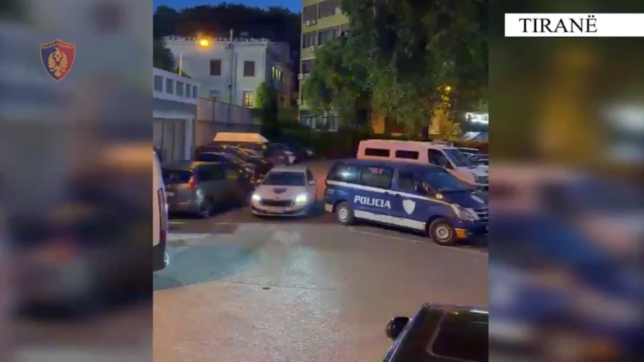 Të shpallur në kërkim për drogë  Arrestohen dy të rinjtë në Tiranë  njëri prej tyre do ekstradohet në Itali