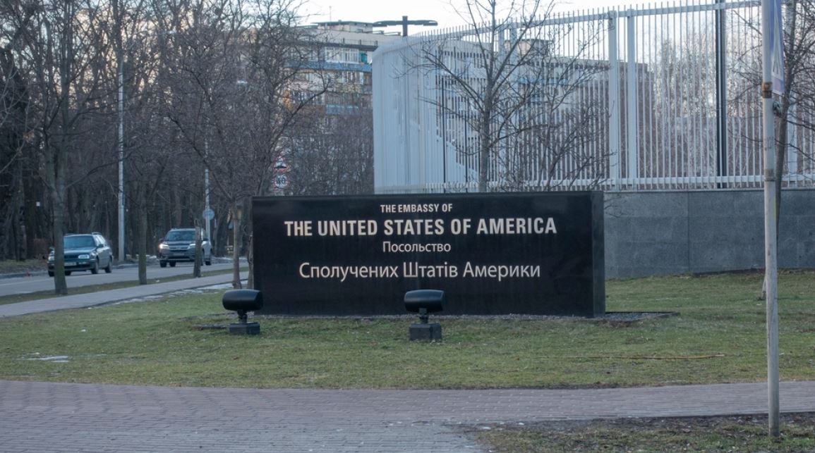 Rusia paralajmëron sulme në Kiev  SHBA sfidon Moskën  Ambasada jonë nuk mbyllet