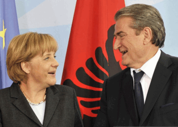‘Teza e re” nga njerëzit pranë Berishës: Edhe Merkel ka qenë e vetme në garë!