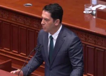 “Provimet e jurisprudencës do të jepen në shqip”/ Tubimi i studentëve në RMV, zëvendëskryeministri: Zërin e tyre e kemi dëgjuar