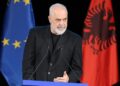 “S’ keni idenë sa njerëz në botë do donin të kishin problemet tuaja”. Rama ndan ‘porositë’ që i dha profesori i Drejtësisë