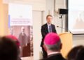 Hoxha: Diaspora shqiptare në Rumani, urë e çmuar për identitetin dhe të ardhmen evropiane të Shqipërisë