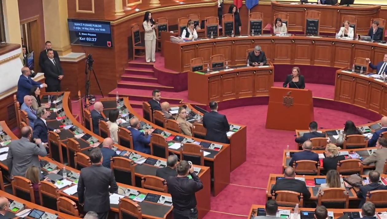 Genta Tafa merr detyrën e Komisioneres për Mbrojtjen nga Diskriminimi  tension në Kuvend