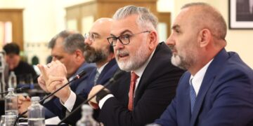 Gogu: Shqipëria, Rumania dhe Moldavia bashkojnë përvojën e reformave gjyqësore në tryezë parlamentare