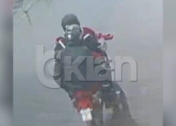 Nga argjendaria e Kamzës u grabitën rreth 900 mijë lekë bizhu, del foto e autorëve