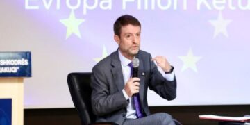 Hoxha nga Shkodra: Të rinjtë rrëzuan diktaturën 36 vite më parë, sot rol kyç për ndërtimin e Shqipërisë evropiane