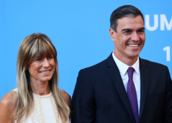 Si po rrethohet Pedro Sánchez nga skandalet e familjes dhe qeverisë