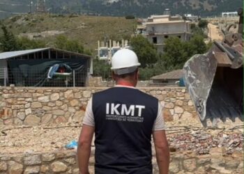 DETAJE / Ndërtimet pa leje, IKMT shemb disa objekte në Qeparo, Llogara dhe Himarë