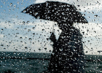 Fundjavë me mot të paqëndrueshëm! Temperaturat ulen me 3 gradë celsius