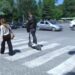 Urdhri i ndalimit në letër, monopatinat ‘pushtojnë’ rrugët e Tiranës! Ekspertët: Të përfshihen në Kodin Rrugor