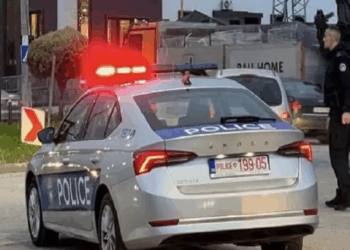 Sulm me thikë në Mitrovicë, vritet 37-vjeçari, plagoset vëllai i tij. Policia ndalon autorin e dyshuar