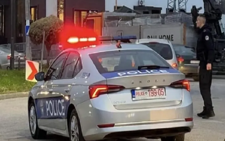 Sulm me thikë në Mitrovicë  vritet 37 vjeçari  plagoset vëllai i tij  Policia ndalon autorin e dyshuar