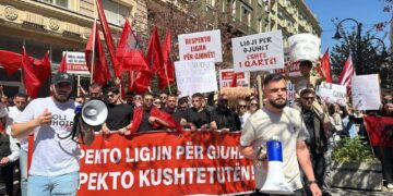 Tirana i del krah studentëve në Maqedoni: Mos e lini gjuhën tuaj, trima!