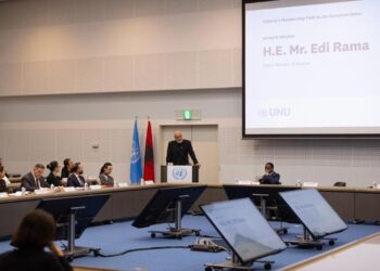 Rama promovon Shqipërinë para studentëve në Tokio: Ka më shumë diell se këtu, ejani ta shijoni!