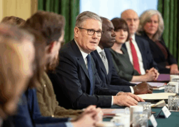 Mblidhet sot kabineti, Starmer nën presion për dorëheqje, përballet me ministrat