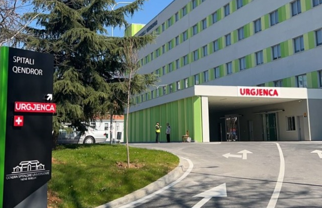 Helmimi në Akademinë e Policisë  QSUT  Rreth 50 studentë u paraqitën me shenja helmimi  pas ndihmës 
