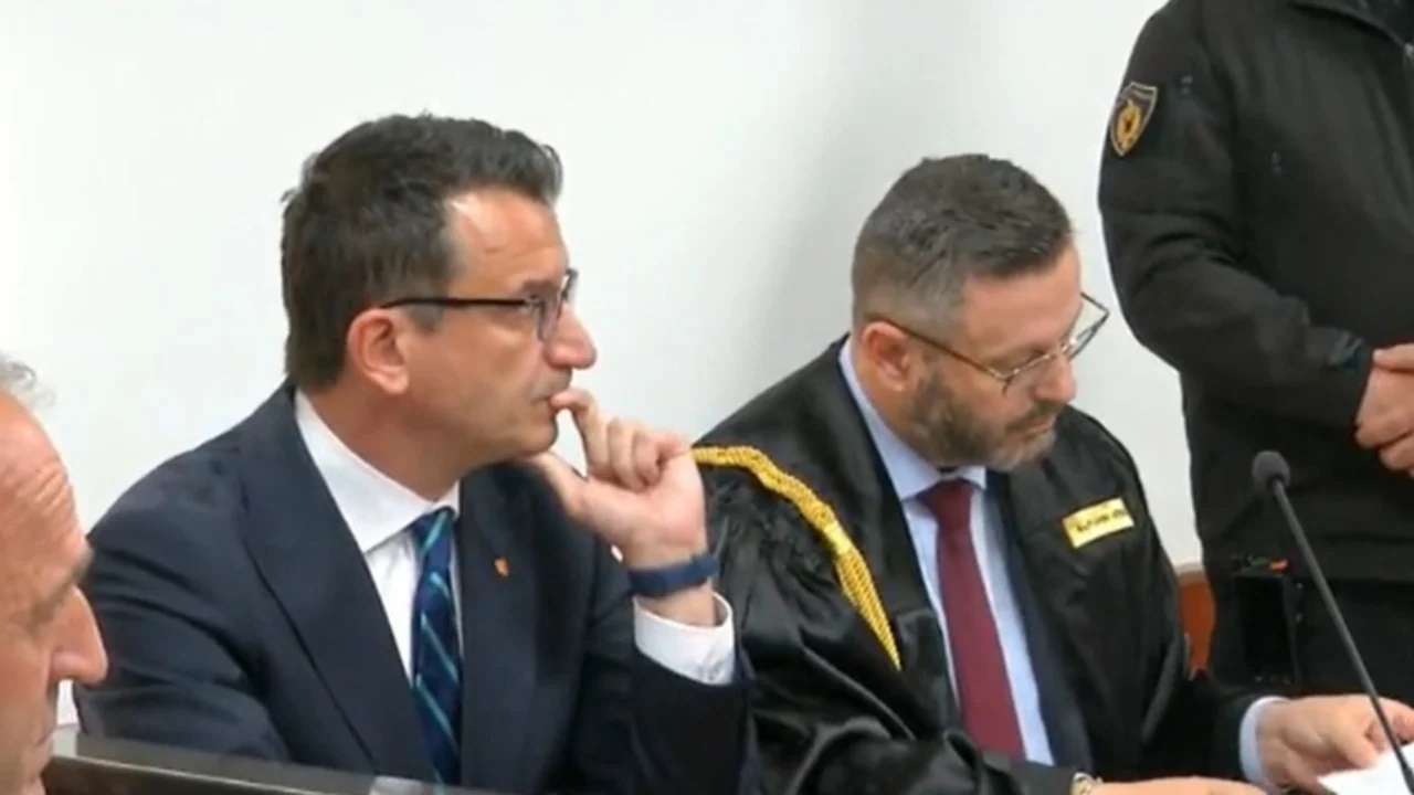 Pas Dados  Veliaj padit edhe KLP  Prisja të kishte transparencë  Ka një palë që do errësirë 