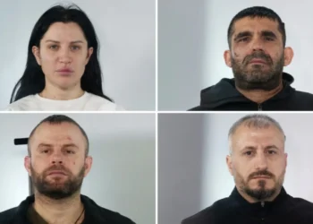 U arratisën nga burgu grek dhe nisën grabitjet, kush janë katër shqiptarët e prangosur