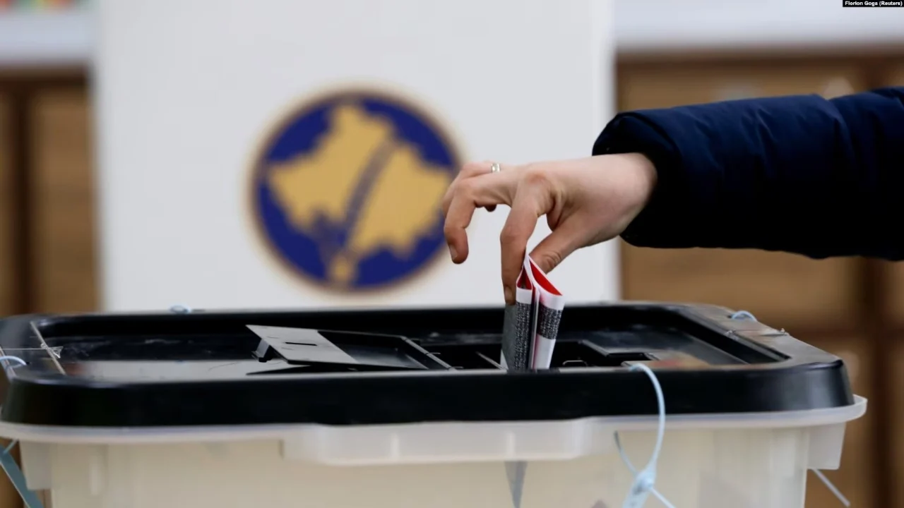 Publikohen listat e kandidatëve për zgjedhjet në Kosovë  PDK me Bedri Hamzën i pari  ndryshime edhe në LDK e VV