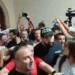 Studentët kërkojnë të marrin sërish banderolën/ Përplasje fizike mes protestuesve dhe rojeve të universitetit te ‘Politekniku’
