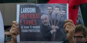 “Larg partiçkat e Ramës që duan të marrin zvarrë protestën”/ Qori, Shehaj e Lapaj të padëshiruar në tubimin për ‘Zvërnecin’