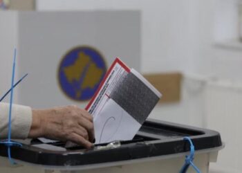 Kosova në zgjedhjet e treta brenda 16 muajsh, qytetarët votojnë sot për Kuvendin e ri