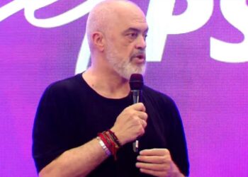 Rama nga Elbasani: Jemi më pranë se kurrë integrimit në BE, kemi mundësinë që ta ngremë Shqipërinë me duart tona