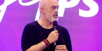Rama nga Elbasani: Jemi më pranë se kurrë integrimit në BE, kemi mundësinë që ta ngremë Shqipërinë me duart tona