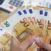 Vazhdon rënia e euros, shënon rekord të ri ndaj lekut