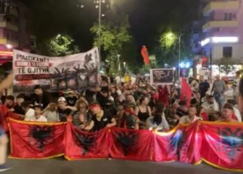 Shqipëria, xholi i mediave ndërkombëtare anti-Trump?
