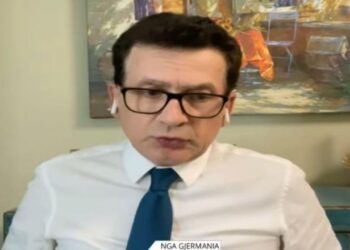 “Harruan Zvërnecin”, Spahiu ironizon protestën: Si mund ta udhëheqë Gjeneratën Z një lider i “Gjeneratës Zh”?