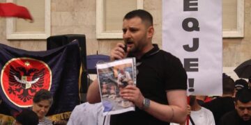 Protesta, qytetarët nisin marshimin në rrugët e Tiranës