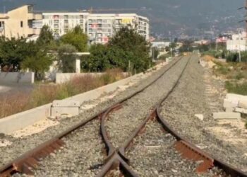 Nisin legalizimet në zonat përgjatë hekurudhës Durrës-Tiranë, Kadastra jep detajet