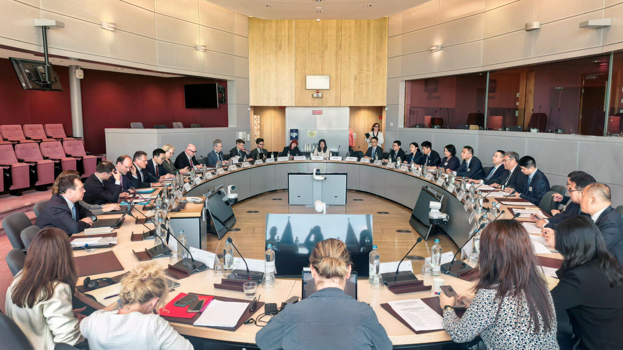 Kina dhe BE lançojnë zyrtarisht mekanizmin e konsultimit për tregtinë dhe investimet