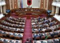 Mbyllet seanca plenare! Kuvendi miraton projekt-rezolutat, Marjana Koçeku largohet nga Komisionet Parlamentare
