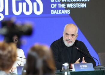 “Nuk duhet humbur kurrë një krizë e mirë”, Rama për Italpress: Protestat? Është përmbysur një parim themelor: Akuzuesit të sjellin prova!