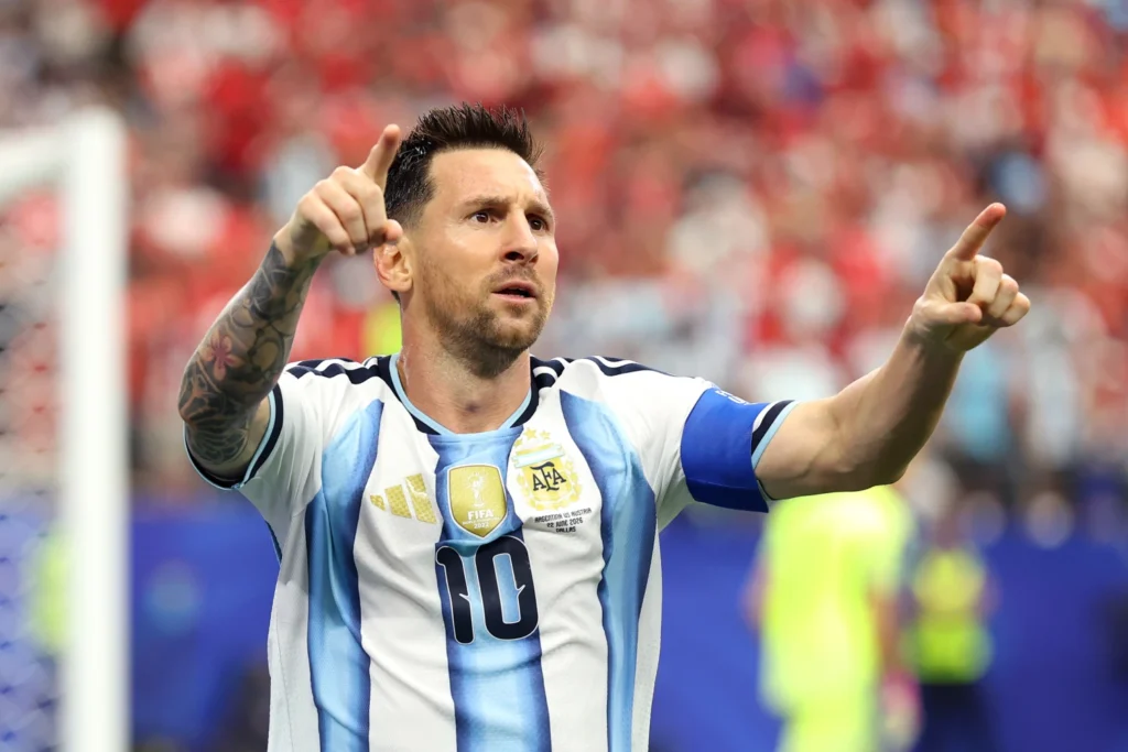 Messi bën gjithçka, Argjentina fiton me Austrinë dhe siguron kualifikimin